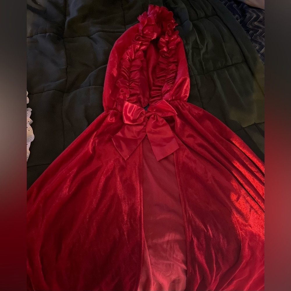 Red  Hooded Cape size 6X Halloween